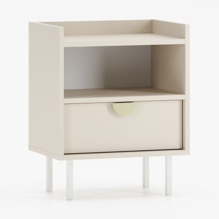 Sengebord SIGI med skuffe og åben hylde i kasjmirfarve og hvide ben – minimalistisk og funktionelt natbord.