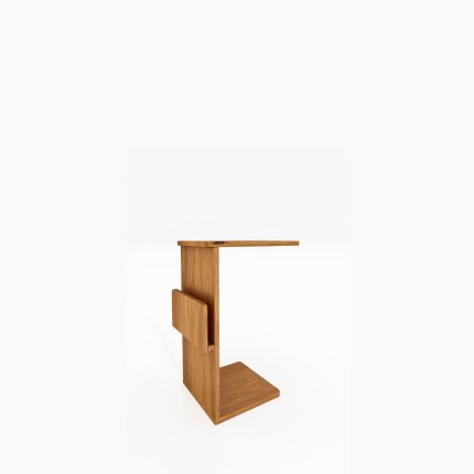 RETRO natbord i olieret træ med C-formet åbent design og hylde – minimalistisk og funktionelt.