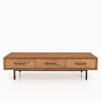 TV-bænk ABIES i massivt træ med tre brede skuffer og sorte metalben i minimalistisk design.