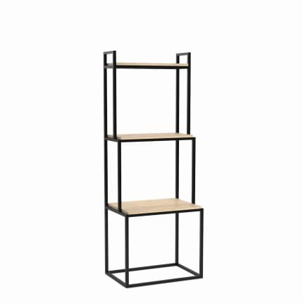 Skræddersyet reol med åbent design.